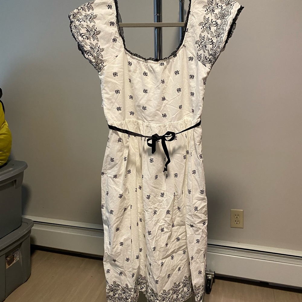 White and Black Embroidered Cotton Dress with Waist Tie